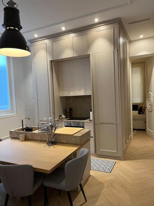 El Botones - Nuevo Apartamento De Diseno Barco Madrid Luaran gambar